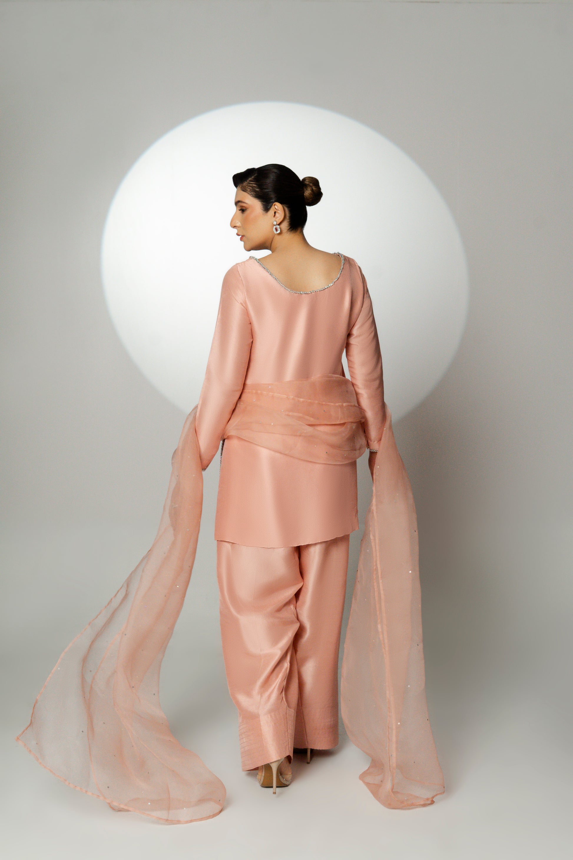 Marea elegant luxury womenswear inspired by Pakistani fashion
